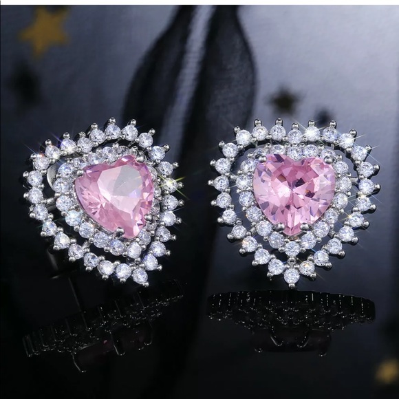 Jewelry - NEW* Pink heart sapphire earrings